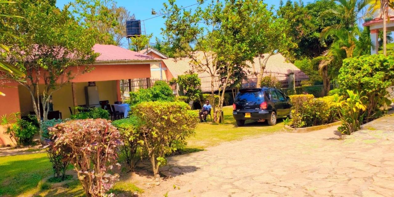 La Feve Beach Bed And Breakfast Entebbe Exterior photo